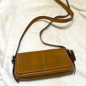 Crossbody mini vintage Coach purse